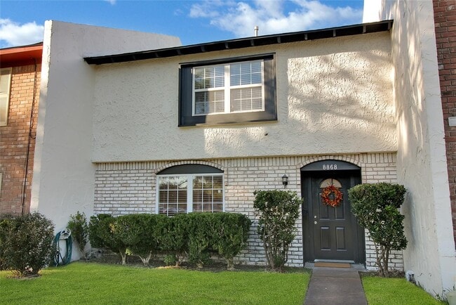 8868 Kempwood Dr in Houston, TX - Building Photo - Building Photo