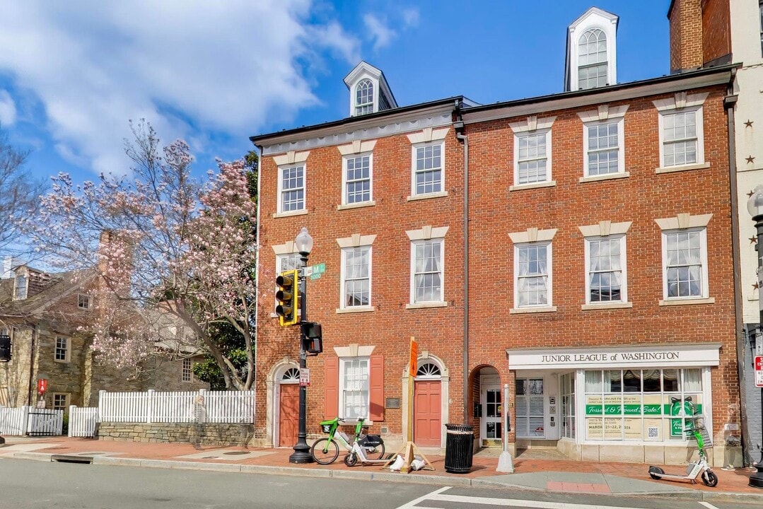 3041-3041 M St NW in Washington, DC - Building Photo