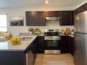 617 Century 21 Dr, Unit 4 in Jacksonville, FL - Building Photo - Building Photo