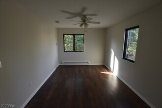 24 Sunrise Dr in Hanover, NJ - Building Photo - Building Photo