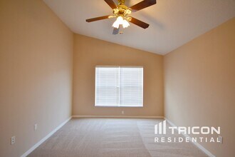 6928 Jamestown Manor Dr in Riverview, FL - Building Photo - Building Photo