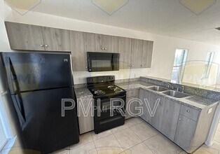 3007 Linda Vista St in Edinburg, TX - Building Photo - Building Photo