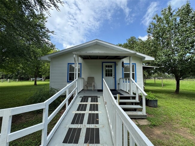 2300 Bowler Rd in Waller, TX - Building Photo - Building Photo