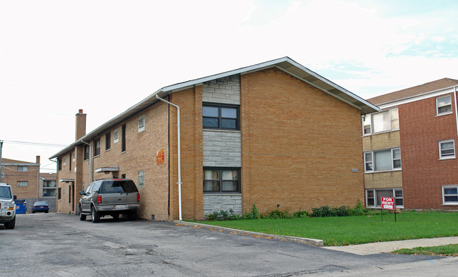 7727 W 87th St in Bridgeview, IL - Building Photo - Building Photo