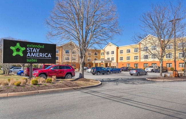 Furnished Studio-Providence - Warwick