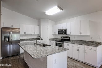 2810 E Pontiac Dr in Phoenix, AZ - Building Photo - Building Photo