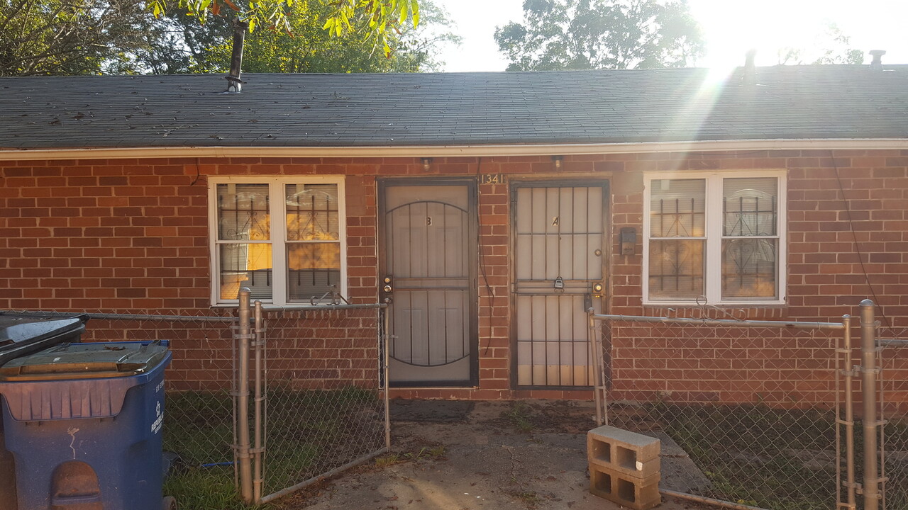 1341 E Washington Ave in East Point, GA - Building Photo