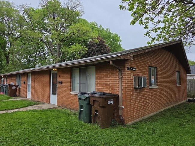 21 W Parkwood Dr in Fairborn, OH - Building Photo - Building Photo