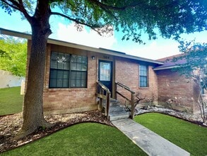Trinity Oaks in Kirby, TX - Foto de edificio - Interior Photo