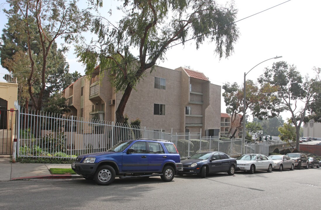 Carondelet Apartments in Los Angeles, CA - Building Photo