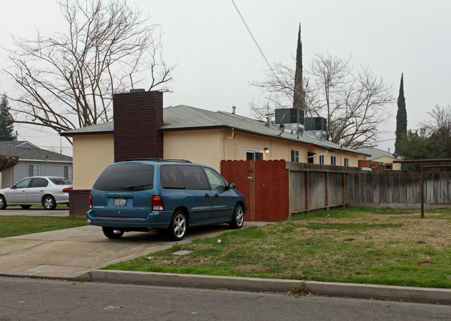 1175 N Denair Ave in Turlock, CA - Building Photo - Building Photo