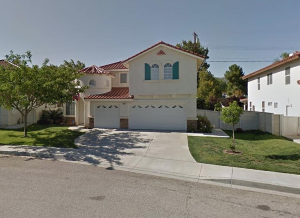 6518 Teasdale St in Lancaster, CA - Building Photo