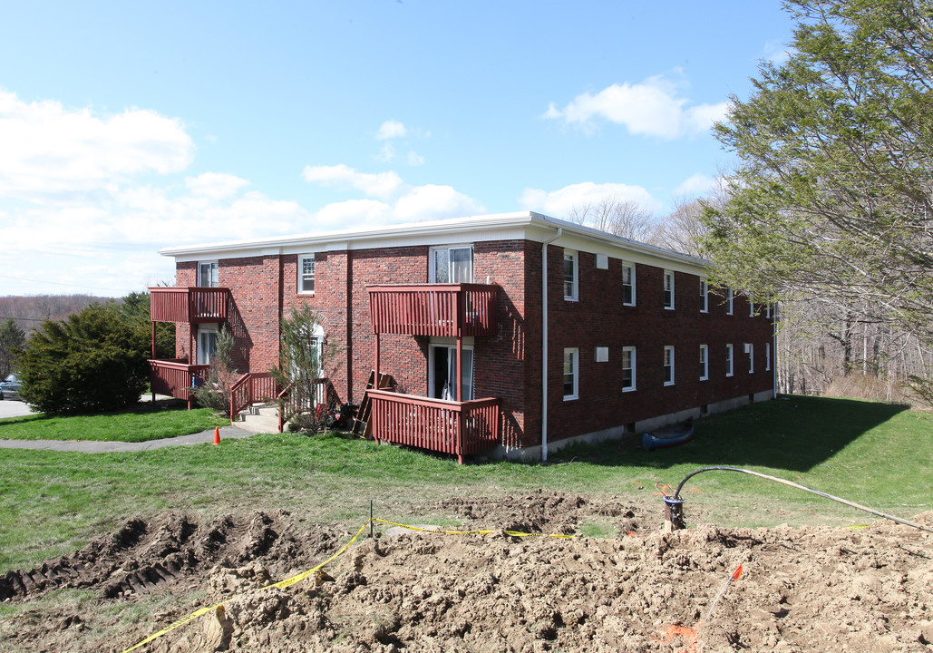 102 Wellswood Rd in Columbia, CT - Building Photo