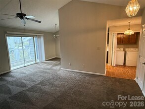 2802 Iron Gate Ln in Charlotte, NC - Building Photo - Building Photo