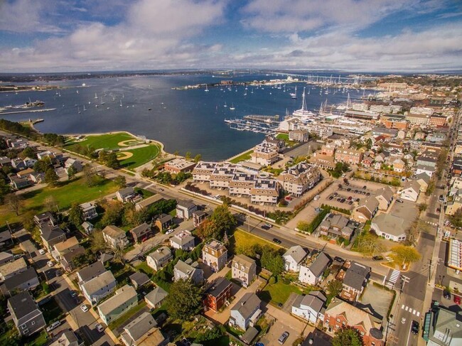 3 Sharon Ct in Newport, RI - Building Photo - Building Photo