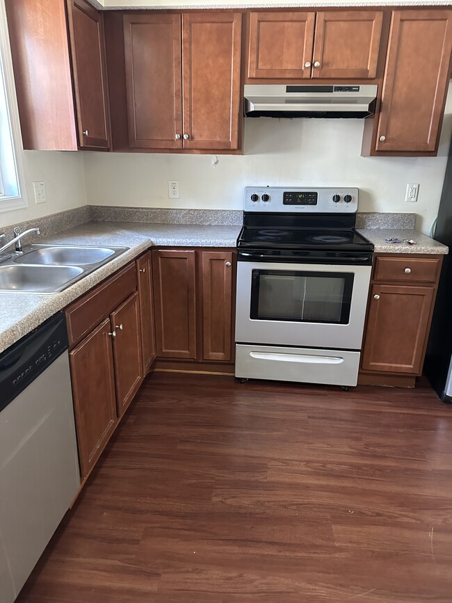 579 Winding Creek Rd in Fayetteville, NC - Building Photo - Building Photo