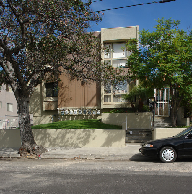 7047 Greeley St in Tujunga, CA - Building Photo - Building Photo