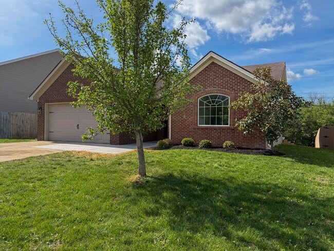 1240 Orchard Dr in Nicholasville, KY - Foto de edificio - Building Photo