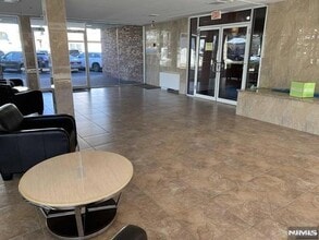 275 Hoym St, Unit 3A in Fort Lee, NJ - Foto de edificio - Building Photo