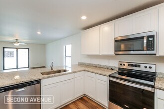 2920 NE 5th Ave in Cape Coral, FL - Building Photo - Building Photo