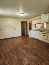 623 S Edmunds St in Mitchell, SD - Building Photo - Building Photo