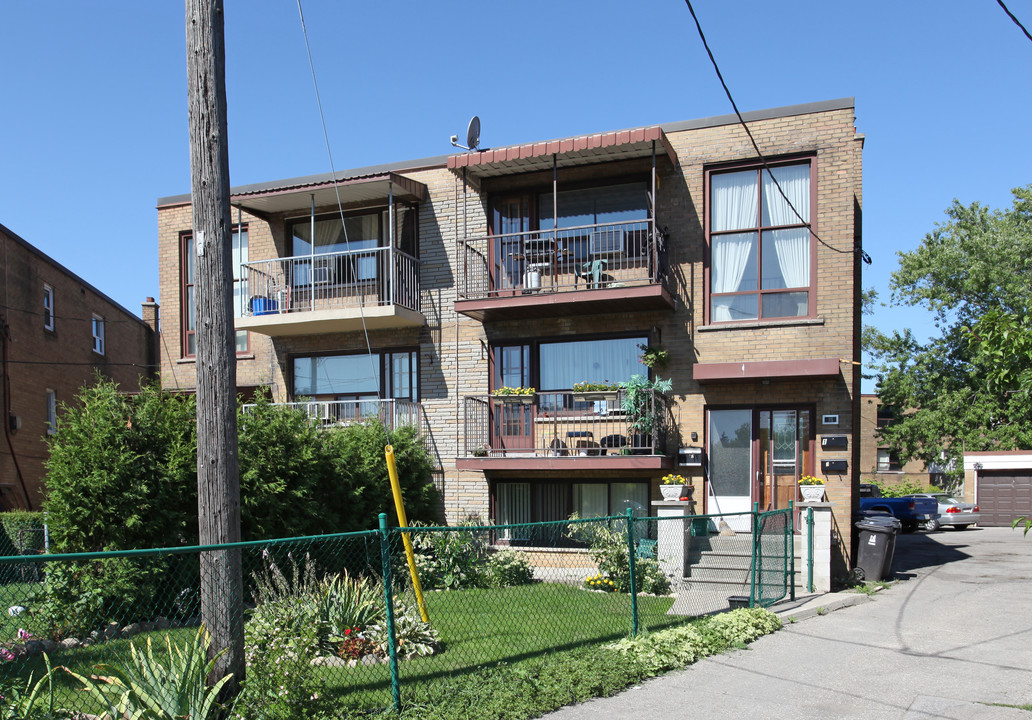 34-36 Elway Ct in Toronto, ON - Building Photo