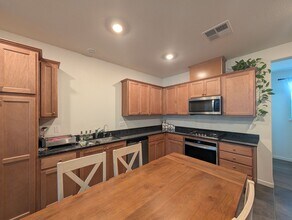 6377 Tawhana Ln in Gilroy, CA - Building Photo - Building Photo