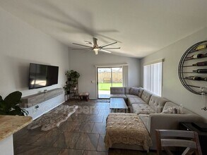 16732 N 160th Ave in Surprise, AZ - Foto de edificio - Building Photo