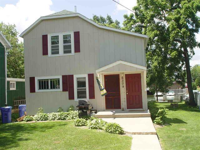 6309 Winnequah Rd in Monona, WI - Foto de edificio
