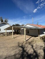 1104 N 5th St in Alpine, TX - Building Photo
