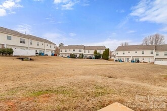 10457 Stokeshill Ct in Pineville, NC - Foto de edificio - Building Photo