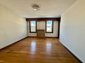 15-24-24 125th St in Queens, NY - Building Photo