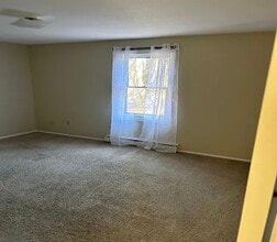 297 Ashland Ave in Southbridge, MA - Foto de edificio - Building Photo