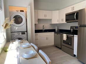427 NW 34th St in Miami, FL - Building Photo - Building Photo