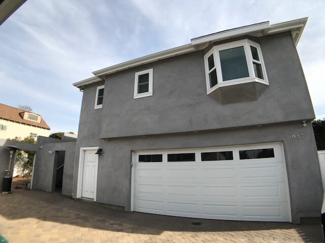 917 W Valerio St in Santa Barbara, CA - Building Photo