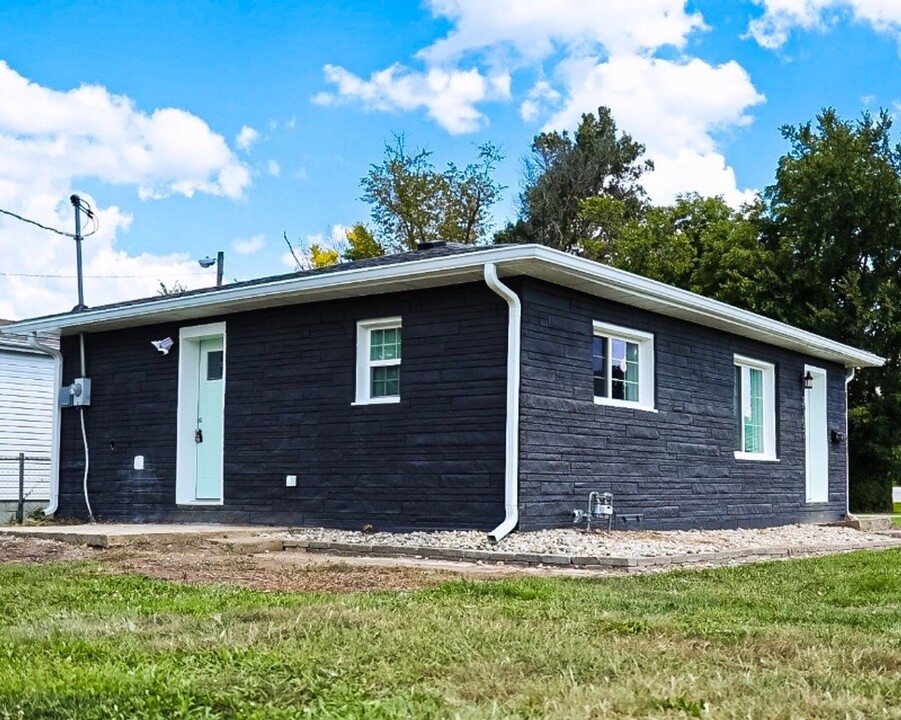2702 N 6 1/2 St in Terre Haute, IN - Foto de edificio