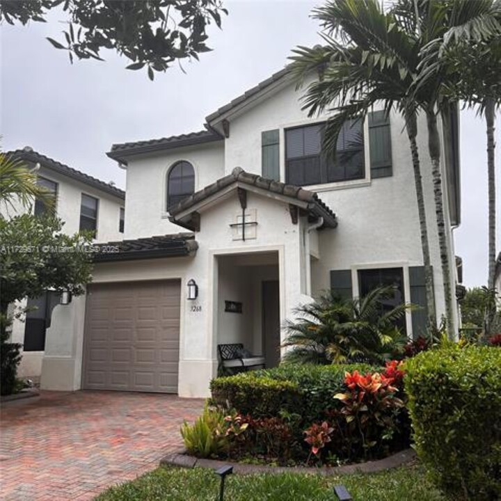 3268 W 98th Pl in Hialeah, FL - Building Photo