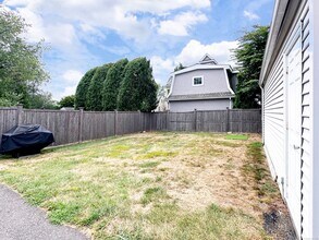66 Veres St in Fairfield, CT - Building Photo - Building Photo