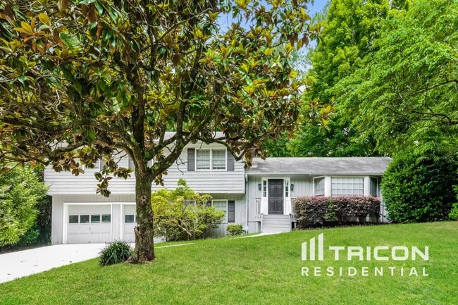 property at 5381 Willow Point Pkwy