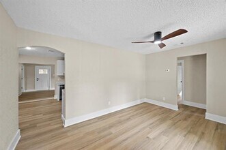 10211 Glenmawr Dr in Houston, TX - Building Photo - Building Photo