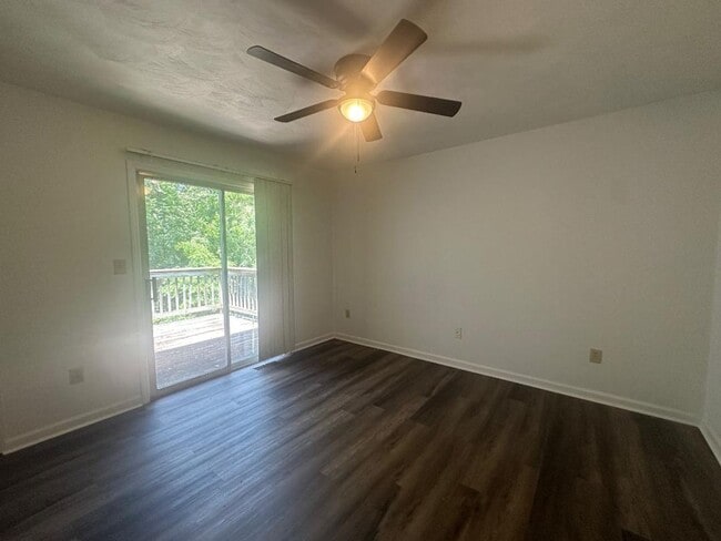 5309 Century Dr in Hollins, VA - Building Photo - Building Photo
