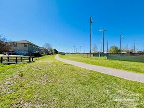 1044 Sterling Point Pl in Gulf Breeze, FL - Building Photo - Building Photo