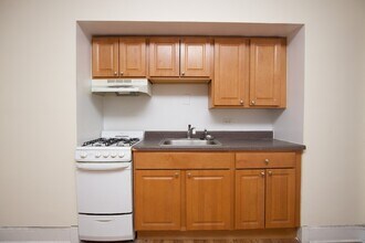3335 W Diversey Ave in Chicago, IL - Building Photo - Building Photo