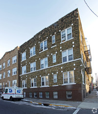 30-32 12th Ave in Paterson, NJ - Foto de edificio - Building Photo