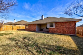 1413 Meadow Run Dr in Moore, OK - Building Photo - Building Photo