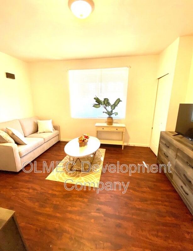 property at 817 Anaheim St