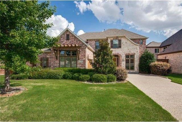 property at 9679 Carriage Hill Ln