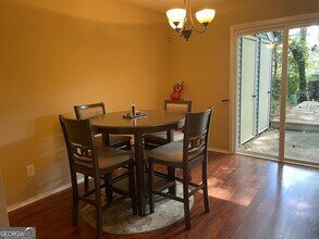 5615 Wells Cir in Stone Mountain, GA - Building Photo - Building Photo