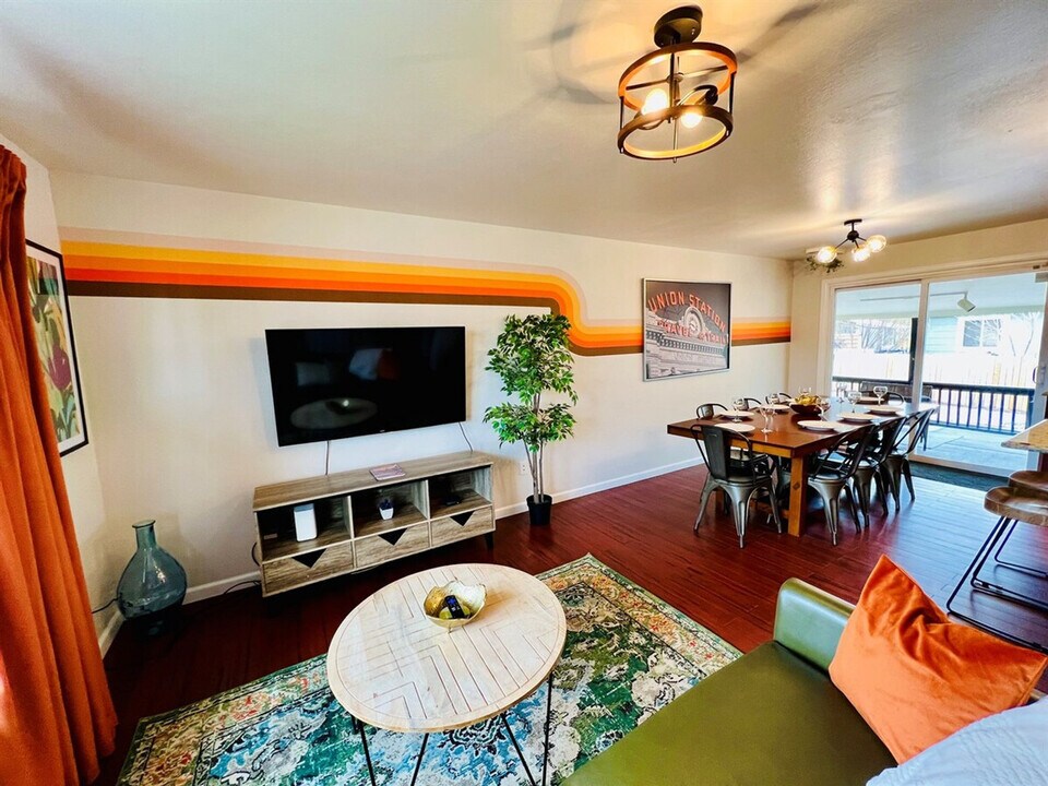 7012 Ingalls St in Arvada, CO - Building Photo