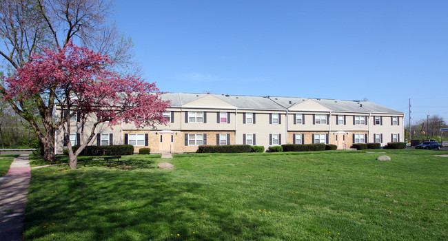 Amberly Square Apartments in Columbus, OH - Building Photo - Building Photo